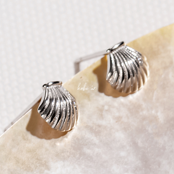 SHELL 夏の貝殻、いっこ。Silver925ピアス SHELL silver925 silver925 シルバー925 ピアス 高島屋認定ギフトアドバイザー 貝殻 プラチナ ゴールド ジュエリー アクセサリー プチプラ ギフト kobe ar 金属アレルギー 金アレ